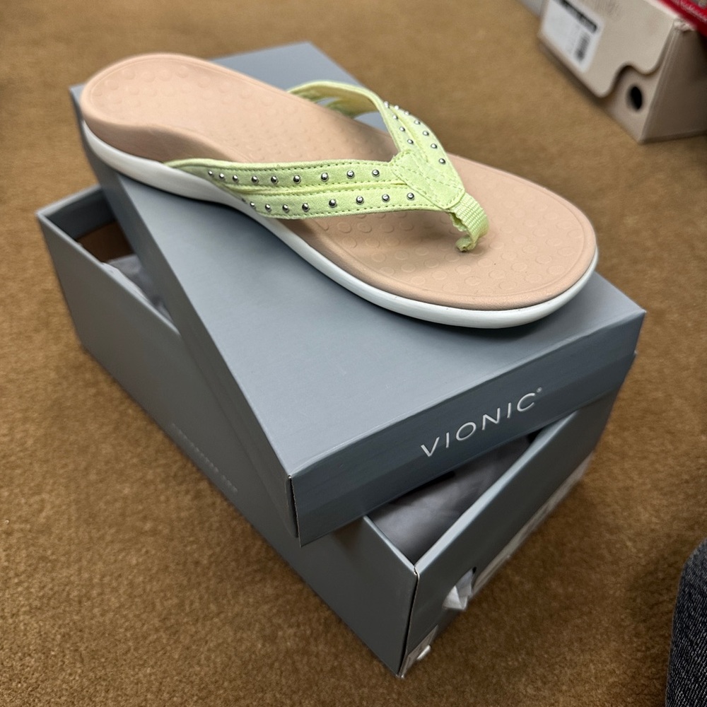 Tasha Vionic thong sandal green